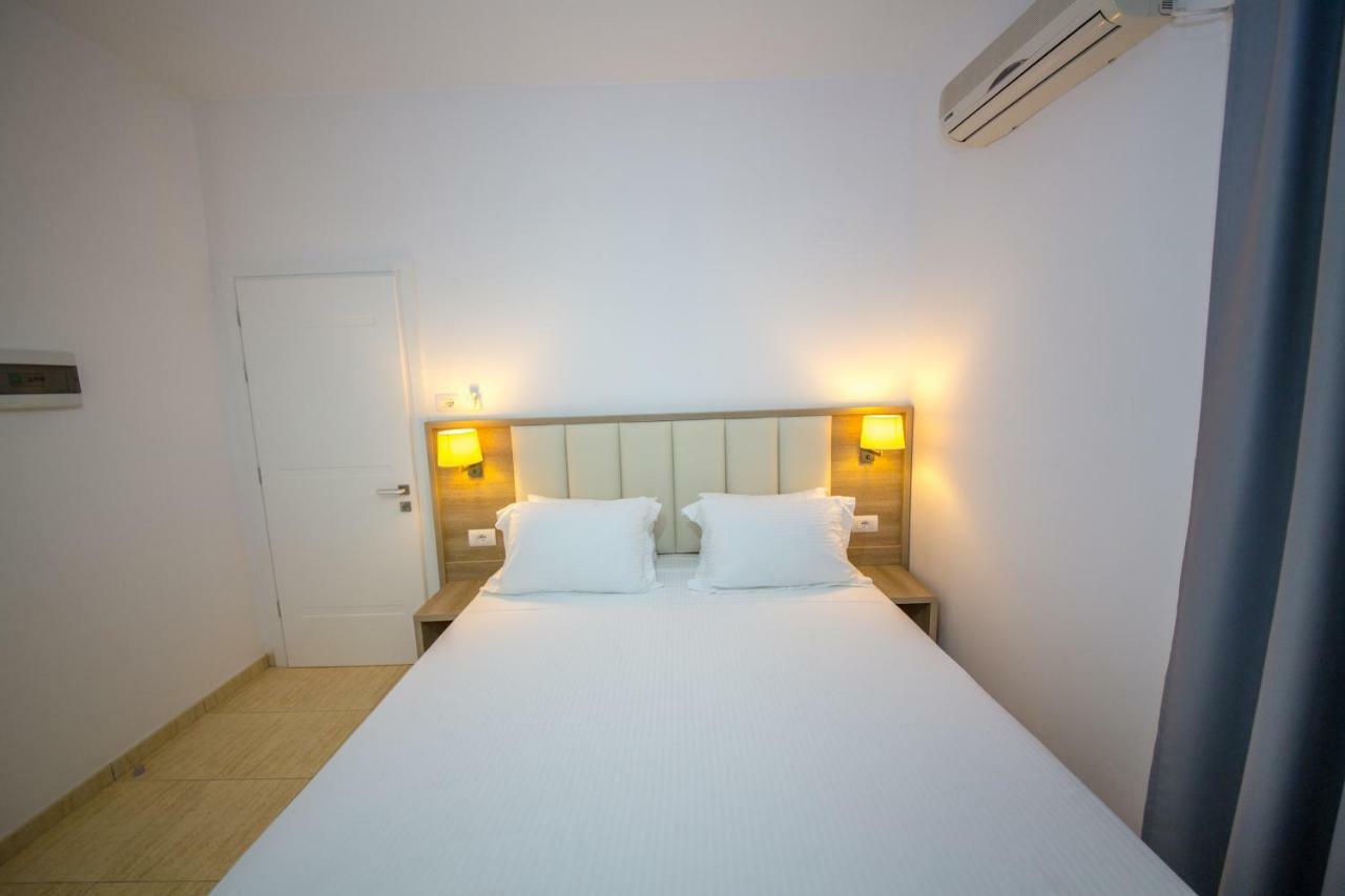 Hotel Alina Saranda Kültér fotó