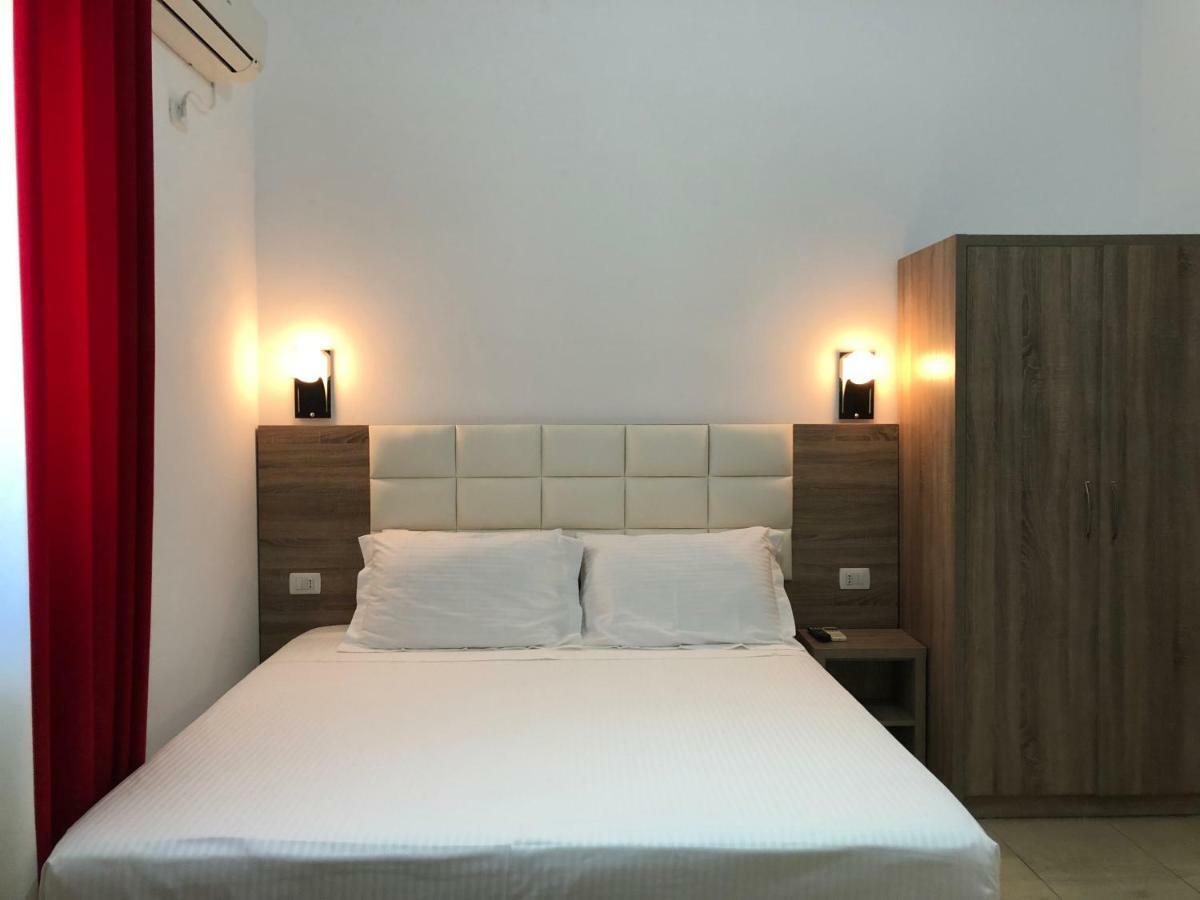 Hotel Alina Saranda Kültér fotó