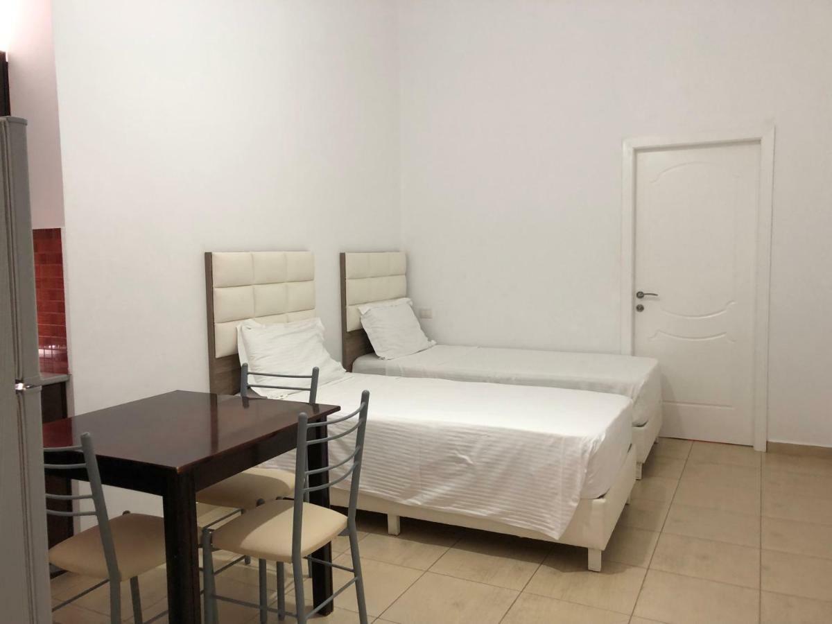 Hotel Alina Saranda Kültér fotó